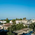 Diamante Guest House-ground Фамагуста